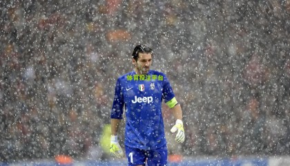 体育投注平台-字母哥谈争议判罚展现大将之风，裁判也是人，漏判可以接受