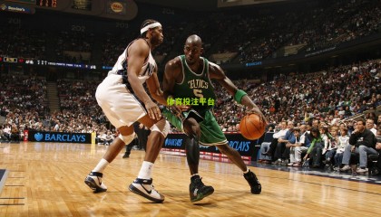 1xbet官网|红魔魔咒再现？对手对视即遭逆转，战术心理战引发足坛热议