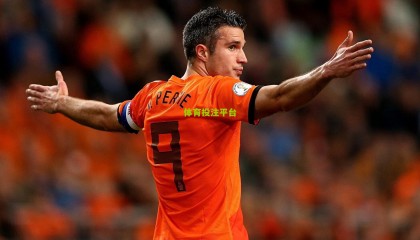 在线娱乐_巴西国脚训练场遭遇暴力事件 挨助手三记耳光一记拳头竟未还手引热议