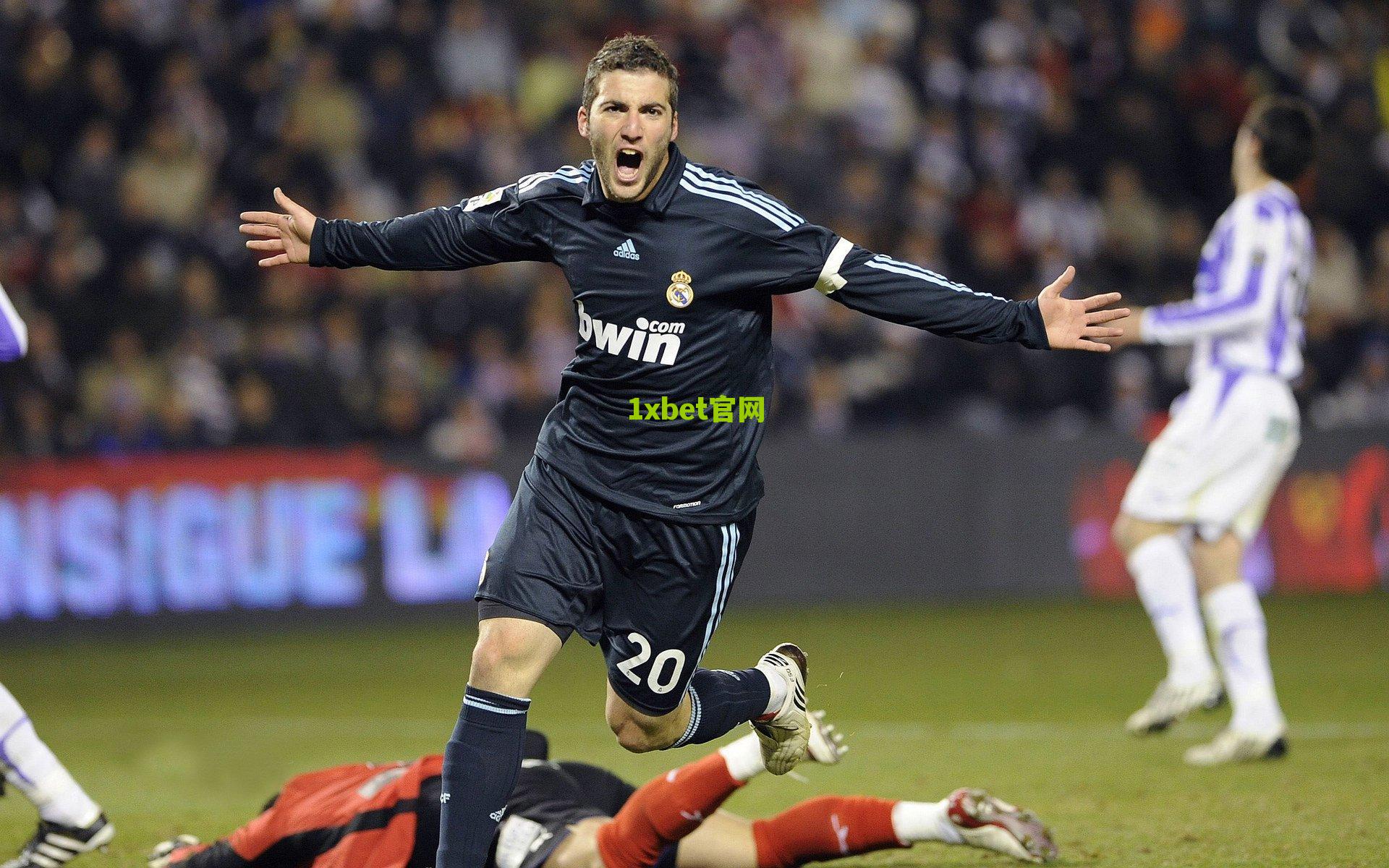 水花精灵驭浪东京，张家齐的奥运冠军之路与荣耀绽放